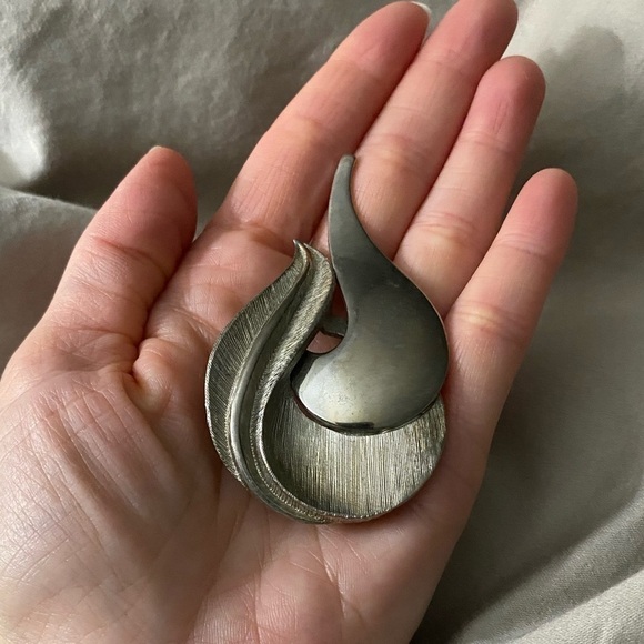 ๐2/$20 Sterling Silver Edward Weston Shell Inspired Brooch 3โx1.7โ - Picture 2 of 4